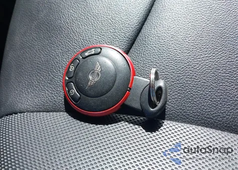 2011 Mini Cooper из США, поврежденный, VIN WMWSU3C5XBT252908